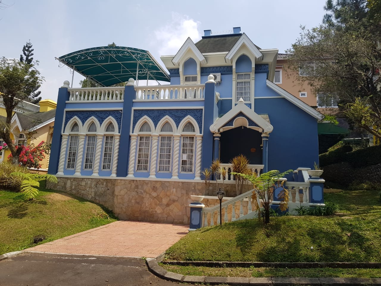 villa satu rumah di puncak