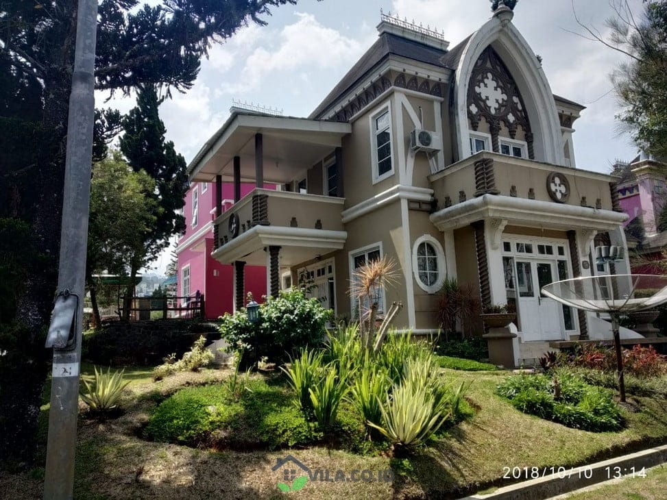 villa oxford kota bunga puncak