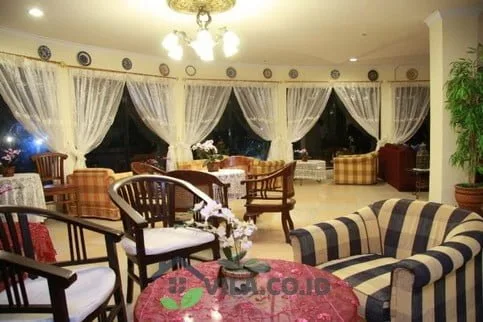 villa ageung bukit danau