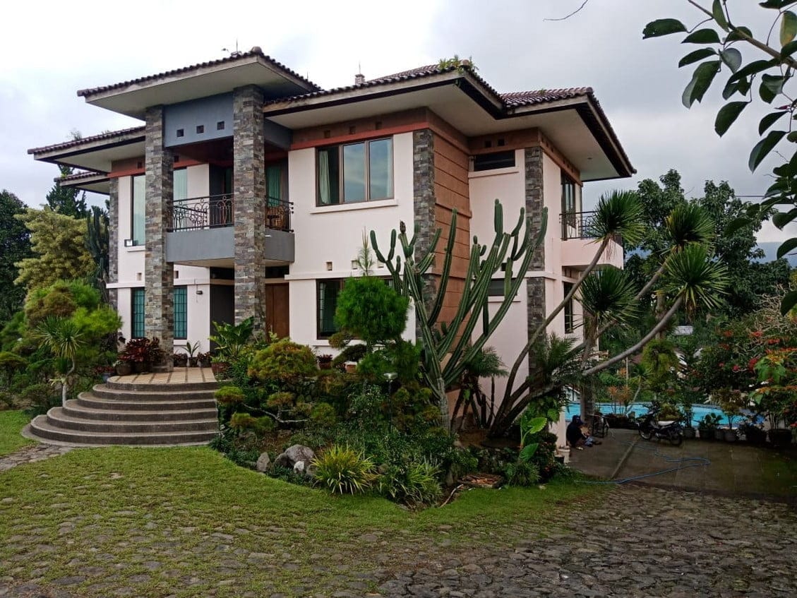 villa bagus di puncak