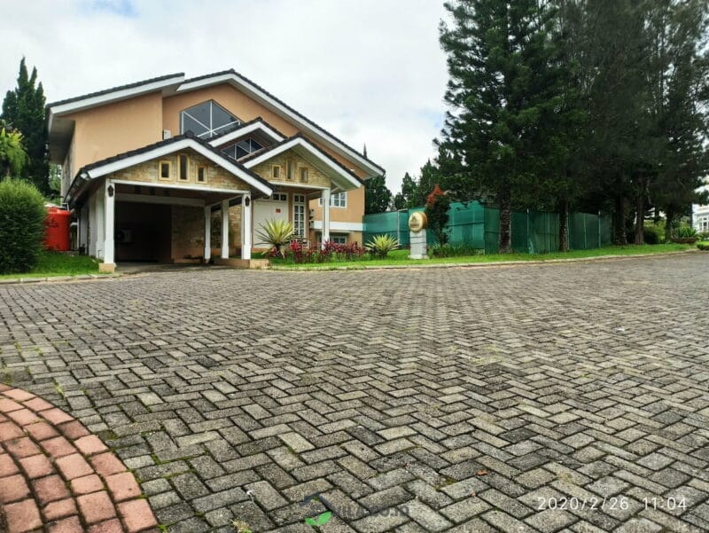 villa swis kota bunga puncak private pool