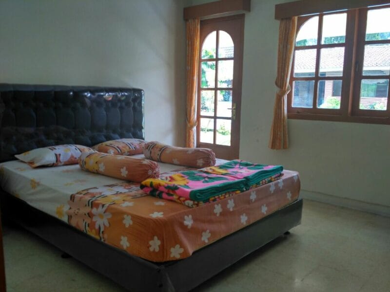 Villa CB 34 Puncak | 3 Kamar Tidur Kolam Renang + Billiard