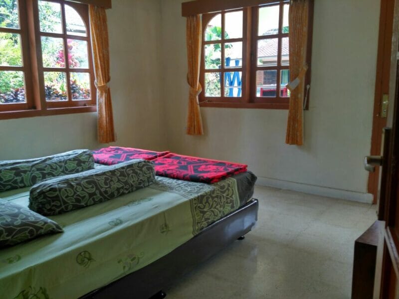 Villa CB 34 Puncak | 3 Kamar Tidur Kolam Renang + Billiard