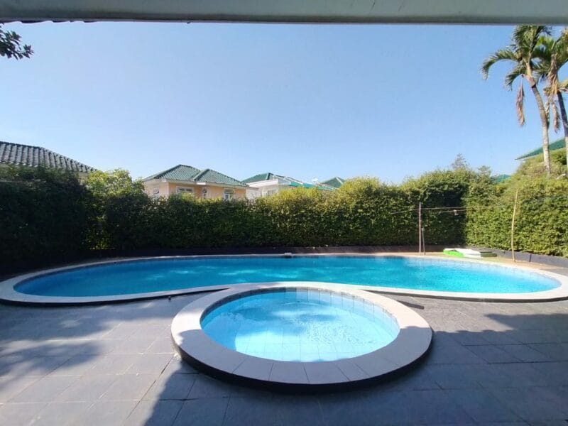 Villa Aang Puncak 5 Kamar Kolam Renang Pribadi