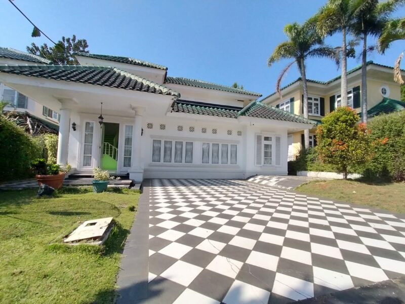 Villa Aang Puncak 5 Kamar Kolam Renang Pribadi