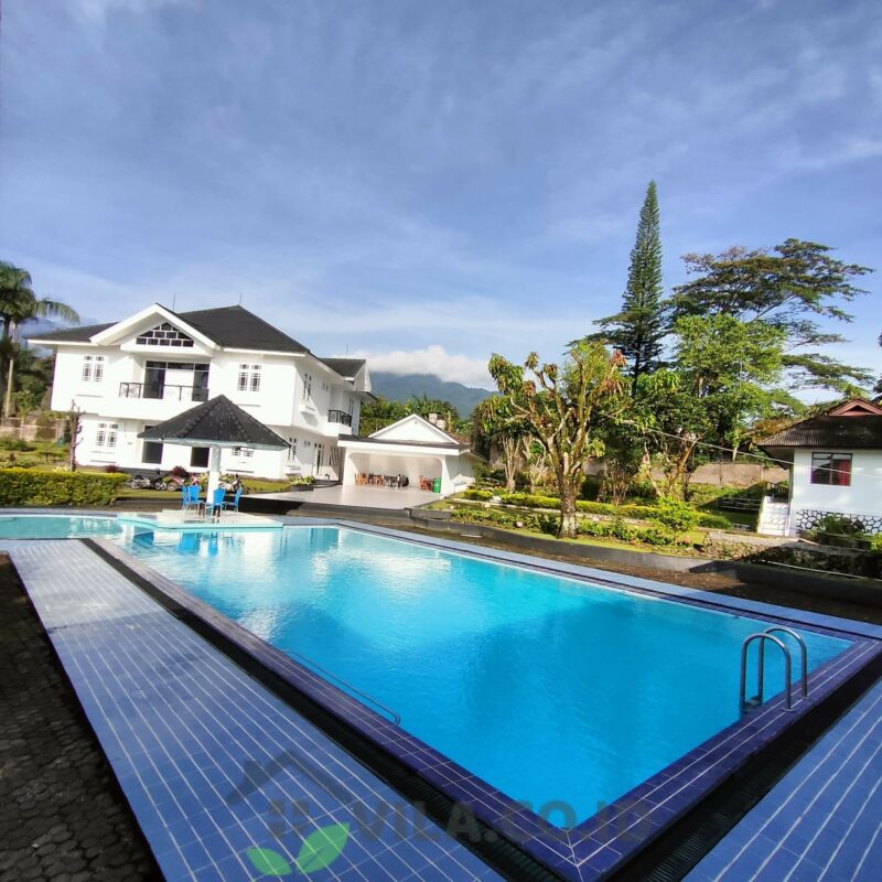 Villa SRJ Puncak 9 Kamar Private Pool, Billiard & Karaoke