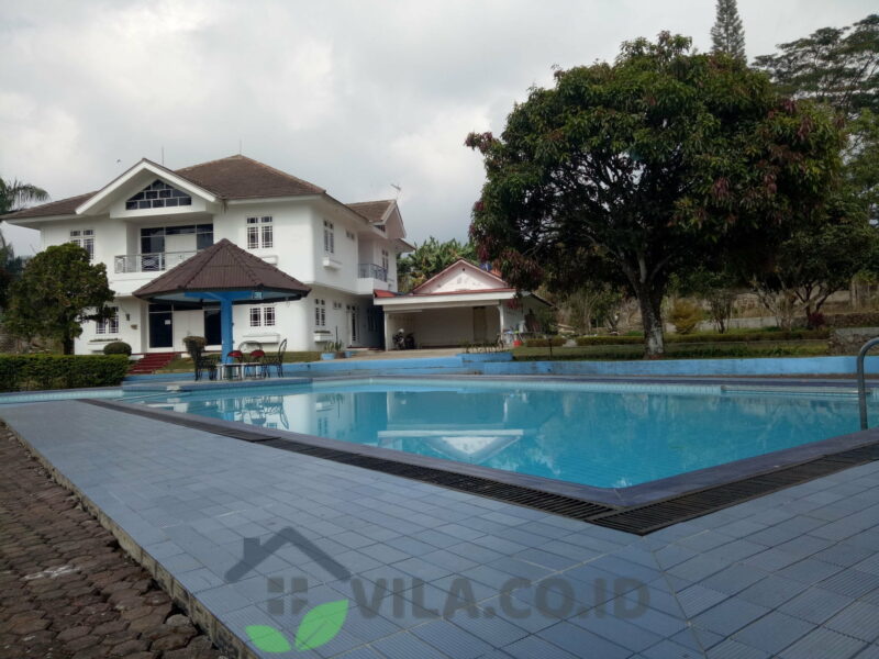 villa srj puncak 8 kamar