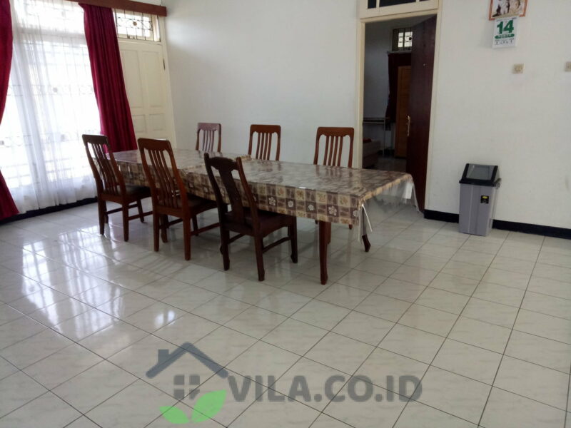 villa srj puncak 8 kamar