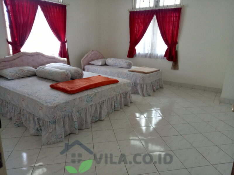 villa srj puncak 8 kamar