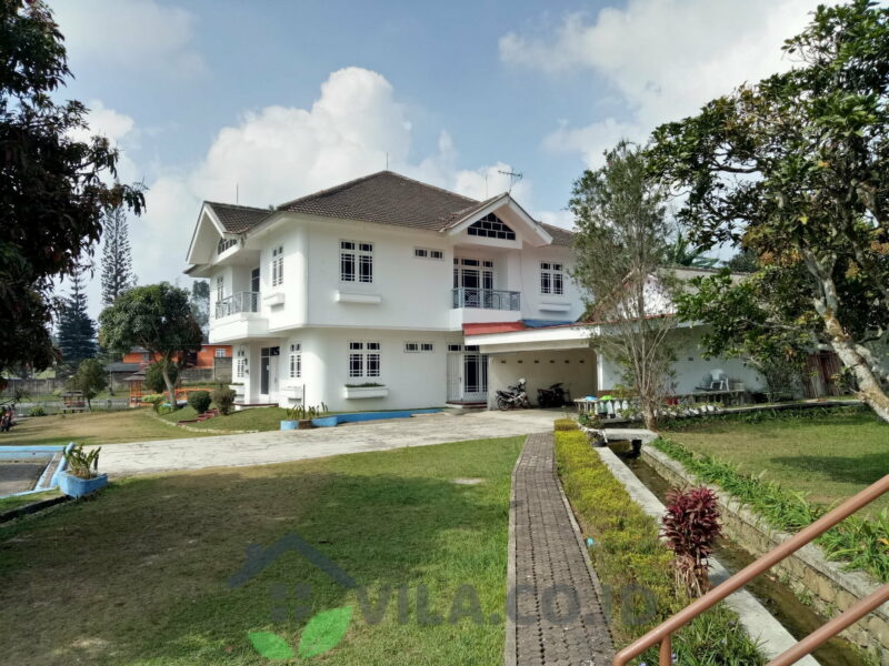 villa srj puncak 8 kamar