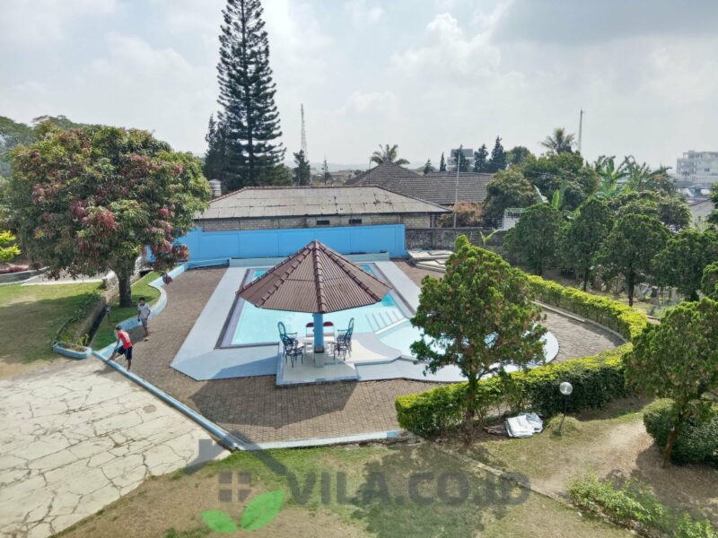 villa srj puncak 8 kamar