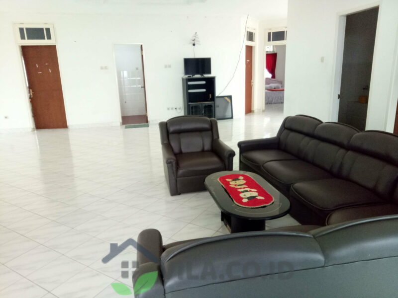 villa srj puncak 8 kamar