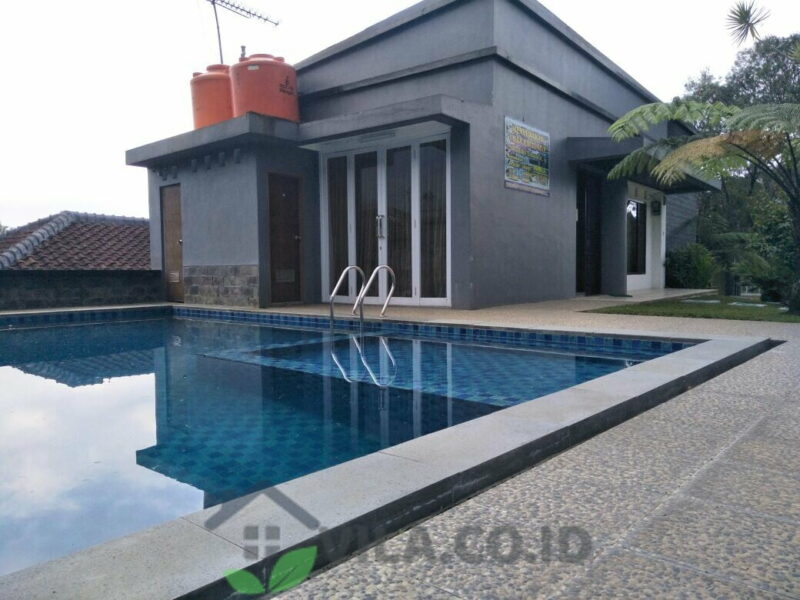 Villa Empat Belas. 5 Kamar Tidur Private Pool, Vew Danau - Image 4