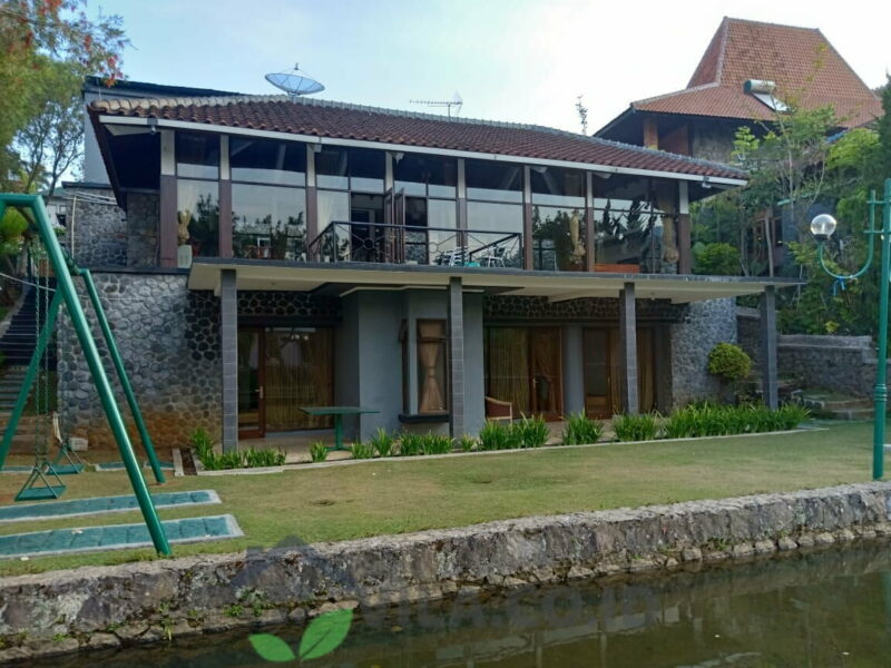 Villa Empat Belas. 5 Kamar Tidur Private Pool, Vew Danau - Image 5