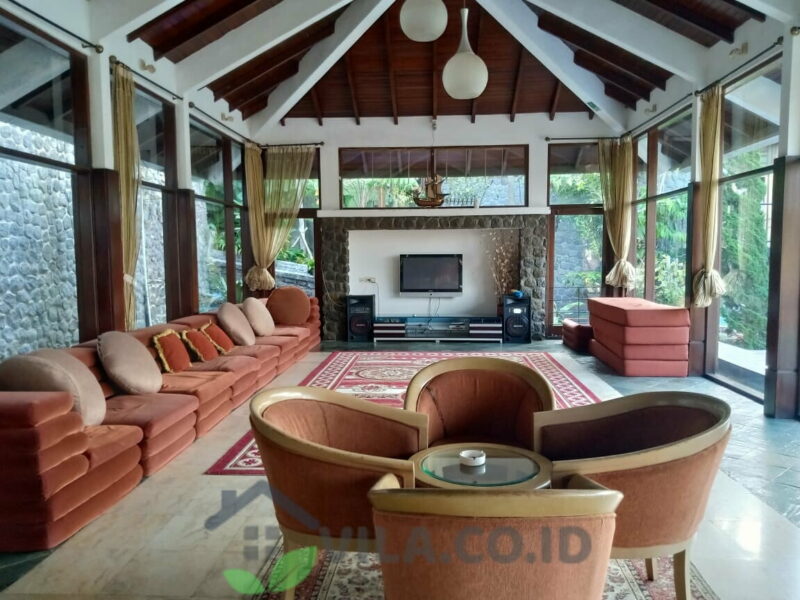 Villa Empat Belas. 5 Kamar Tidur Private Pool, Vew Danau - Image 7