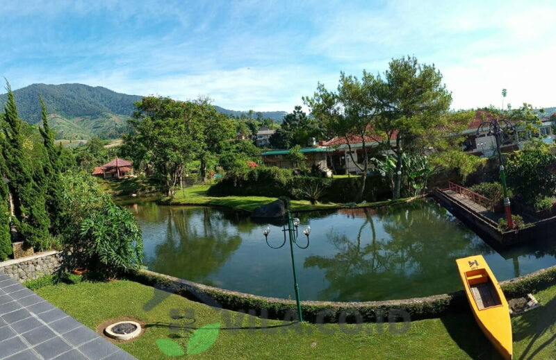 Villa Empat Belas. 5 Kamar Tidur Private Pool, Vew Danau - Image 2