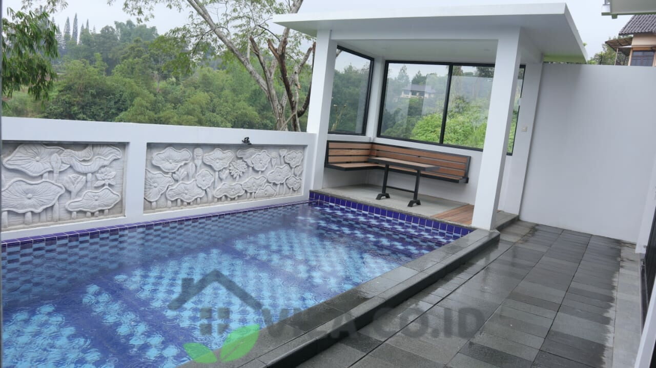 Villa keluarga di puncak dengan kolam renang murah